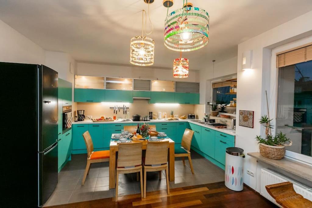 Stunning Apartment. Garage. Security. Mokotow Area Apartamento Varsovia