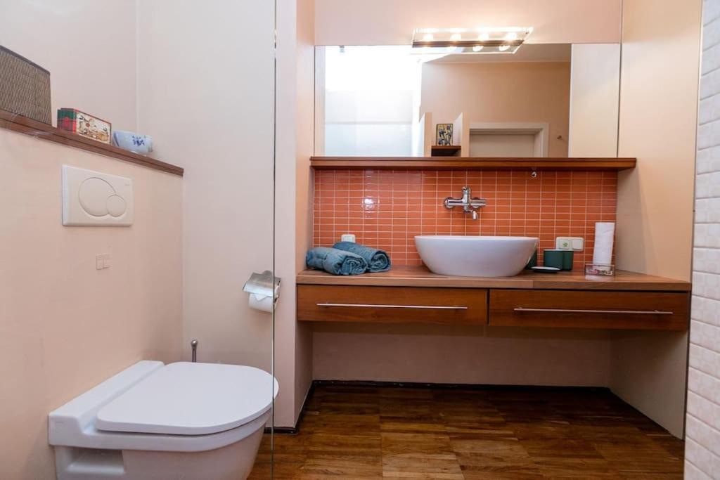 Stunning Apartment. Garage. Security. Mokotow Area * Warsaw