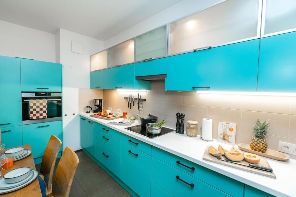 Stunning Apartment. Garage. Security. Mokotow Area * Warsaw