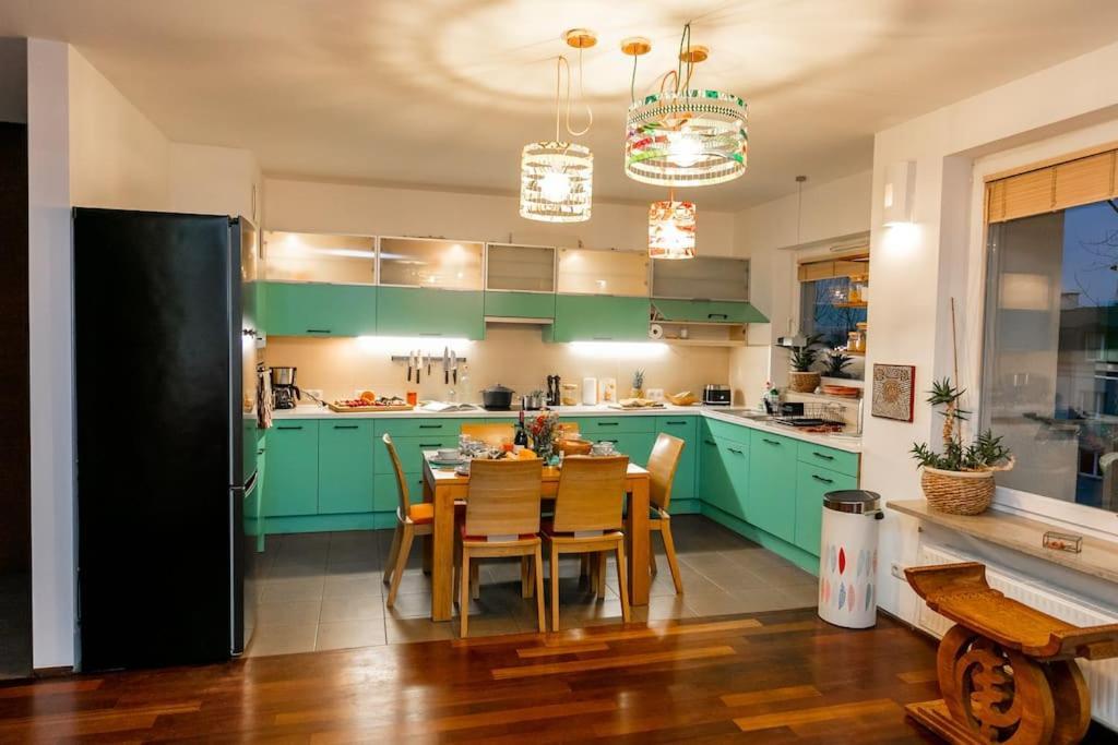 Apartamento Stunning Apartment. Garage. Security. Mokotow Area *