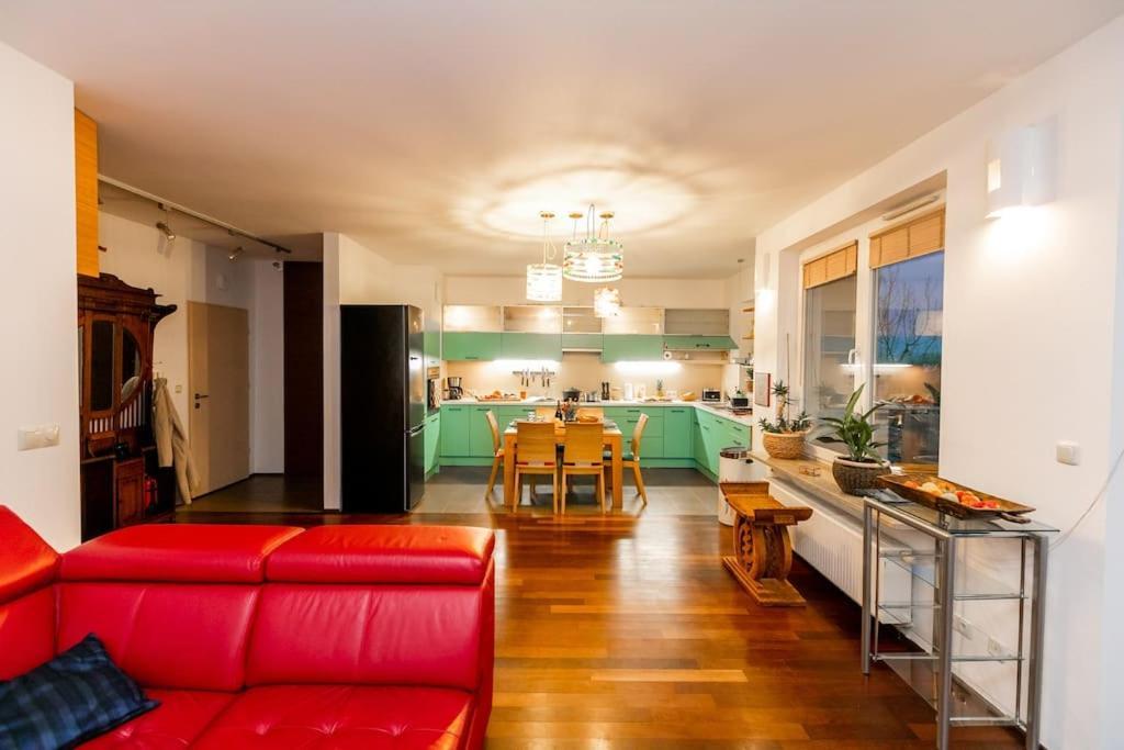 Stunning Apartment. Garage. Security. Mokotow Area Apartamento Varsovia
