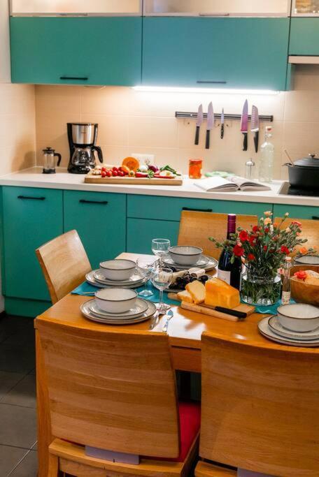 Stunning Apartment. Garage. Security. Mokotow Area Apartmán Varšava