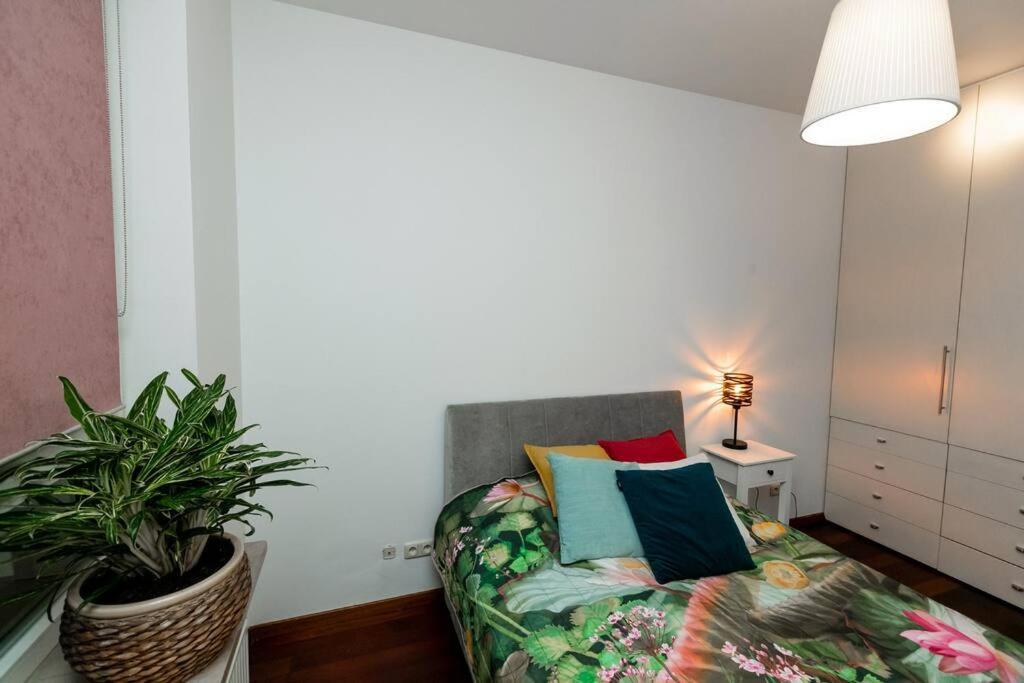 Stunning Apartment. Garage. Security. Mokotow Area Apartmán