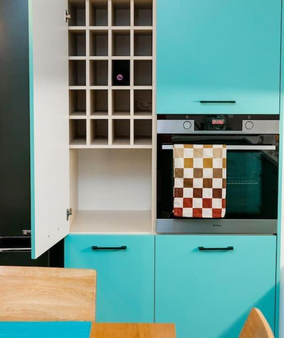 Stunning Apartment. Garage. Security. Mokotow Area Apartmán