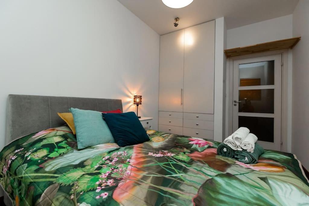 Stunning Apartment. Garage. Security. Mokotow Area Varšava