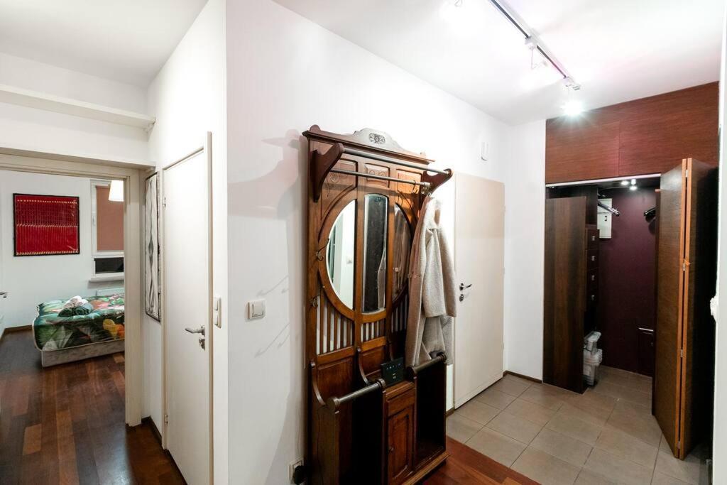 Stunning Apartment. Garage. Security. Mokotow Area Apartmán *